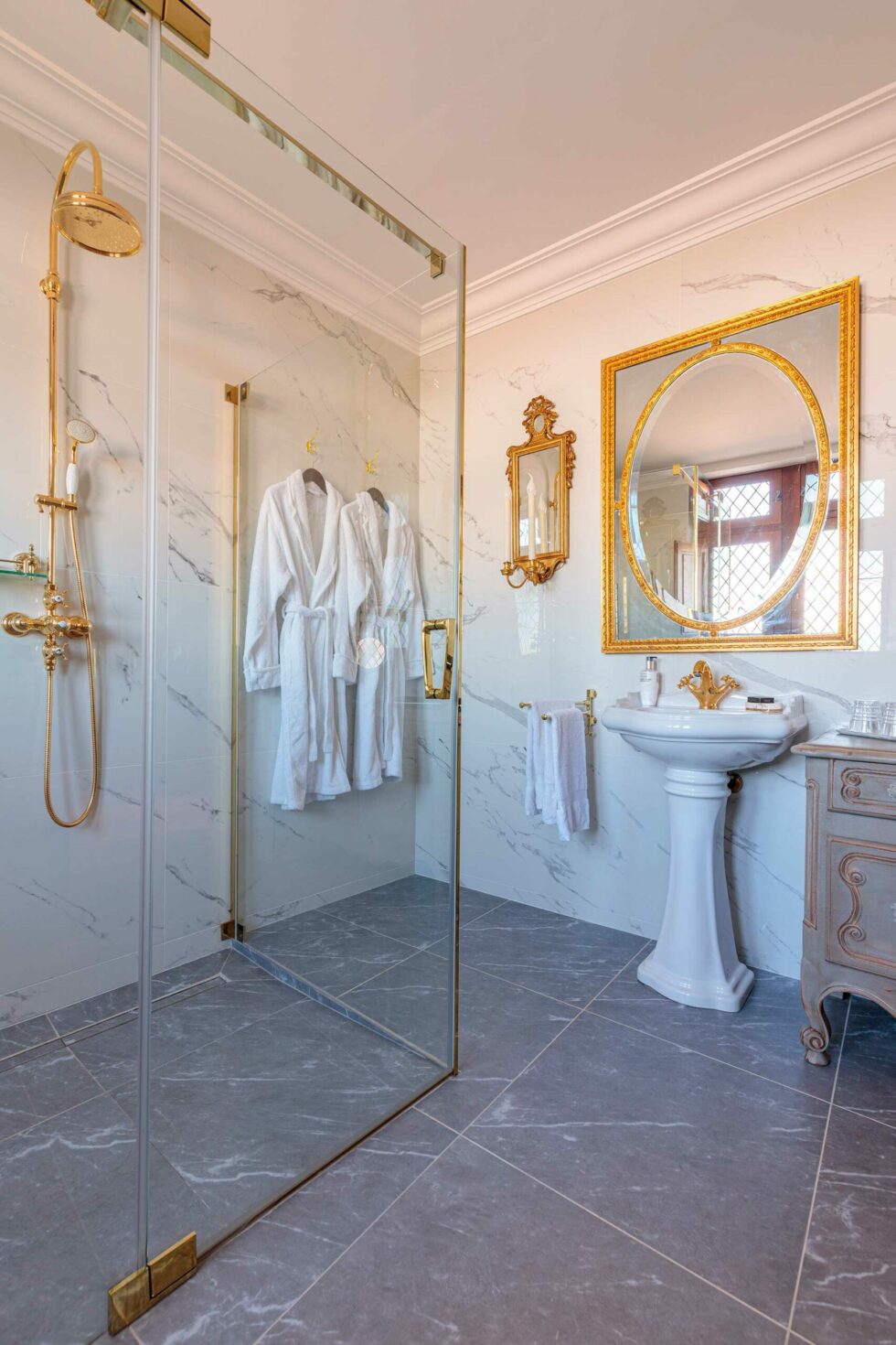 Chambre de luxe Constance du Domaine Jourdan - Salle de douche luxe